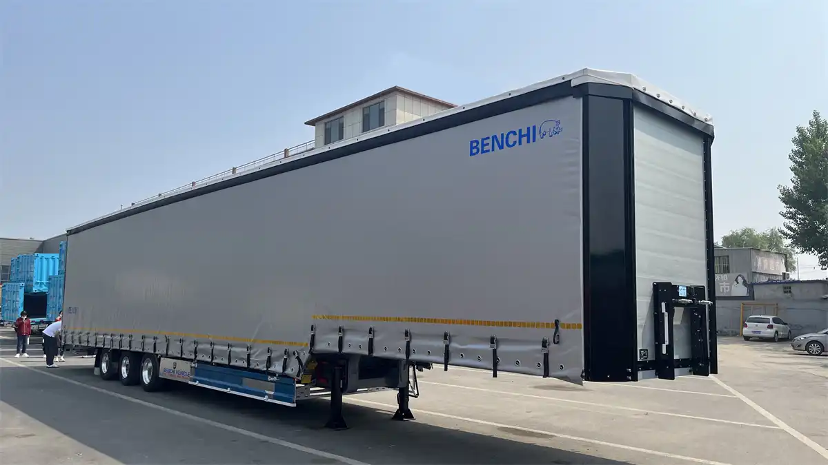 Side Curtain Trailer