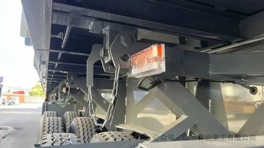 Side-Tilting Dump Semi-Trailer