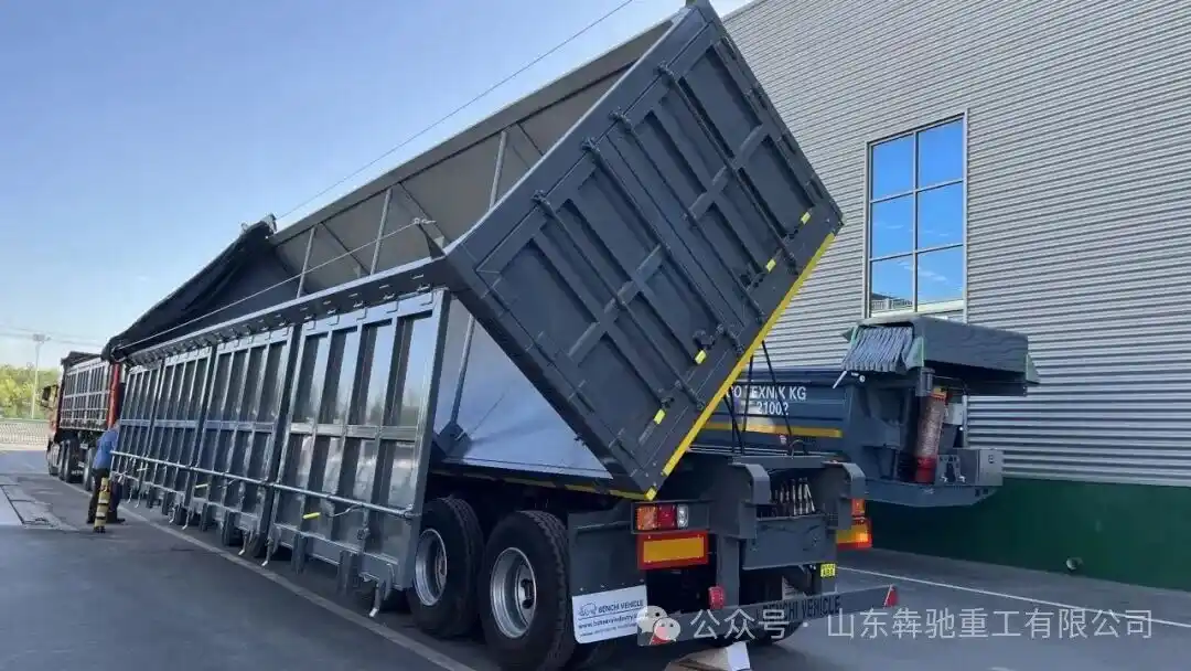 Side-Tilting Dump Semi-Trailer